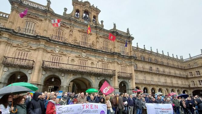 Manifestaciones en defensa del tren de la Ruta de la Plata.