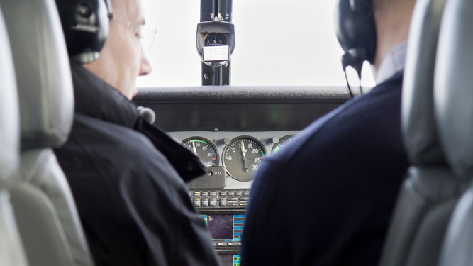 Se busca cinco instructores de navegación aérea en Vélez-Málaga