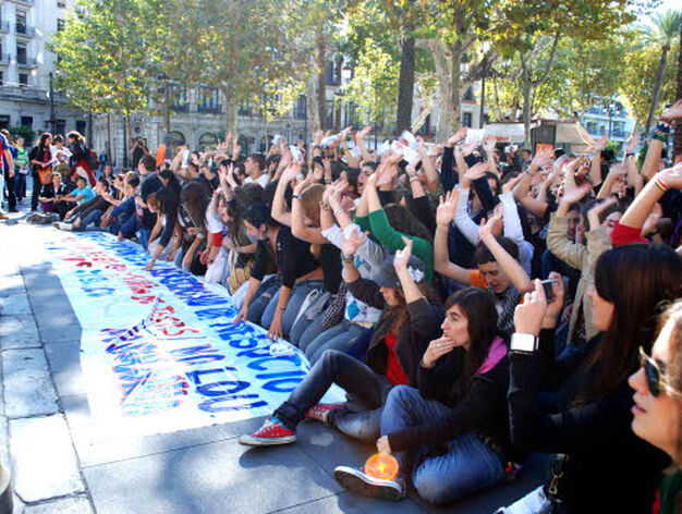 Tres mil estudiantes protestan en Sevilla contra Bolonia