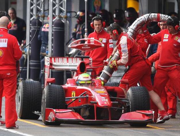 Massa, que sufri&oacute; una peque&ntilde;a salida en pista, durante una de las paradas en boxes para repostar.

Foto: J. C. Toro