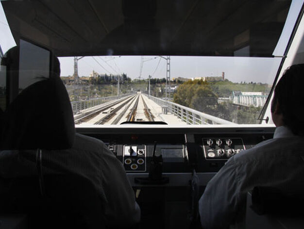 Vista de los railes del Metro desde la cabina de conducci&oacute;n.

Foto: Victoria Hidalgo/ Bel&eacute;n Vargas