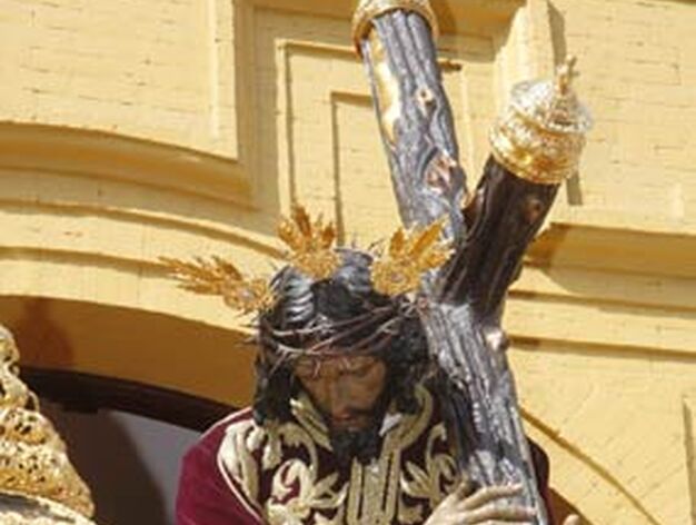 El Cristo saliendo de la Parroquia.

Foto: Victoria Hidalgo