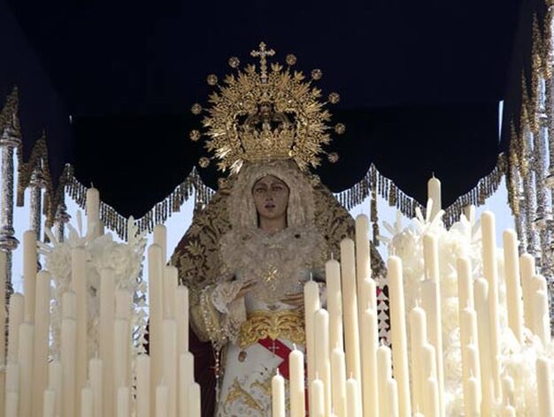 Detalle de la Virgen del Rosario.

Foto: Jaime Mart&iacute;nez