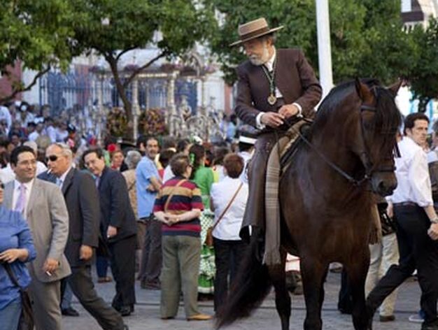 Un peregrino sobre un caballo, durante la estancia del Simpecado en El Salvador.

Foto: Jaime Mart&iacute;nez