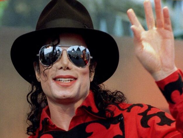 Michael Jackson saluda a sus seguidores en Australia.

Foto: Reuters