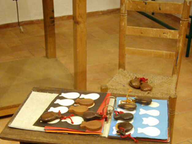 Detalle del proceso de fabricaci&oacute;n de unos palillos expuesto en el Museo de Costumbres populares

Foto: Bel?Vargas