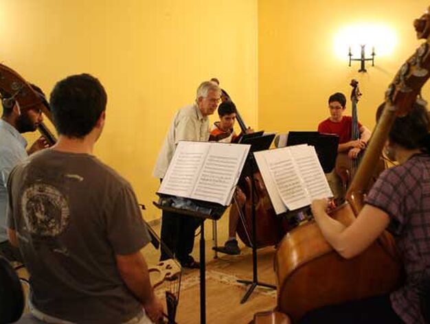 La Orquesta de la Fundaci&oacute;n Barenboim-Said inicia en el Maestranza el 2 de agosto una gira por su d&eacute;cimo aniversario.

Foto: Juan Carlos Mu&ntilde;oz