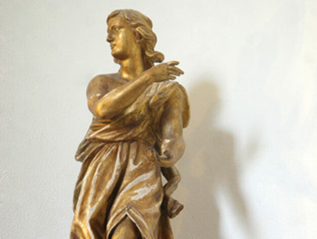 Peque&ntilde;a escultura de mujer 

Foto: Bel?Vargas