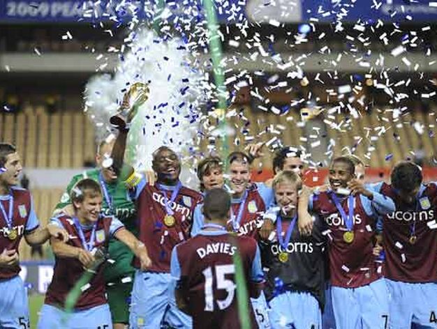 Los jugadores del Aston Villa celebran el triunfo.

Foto: Antonio Pizarro