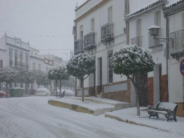 Nieve en Alan&iacute;s de la Sierra./ Sergio Gallego