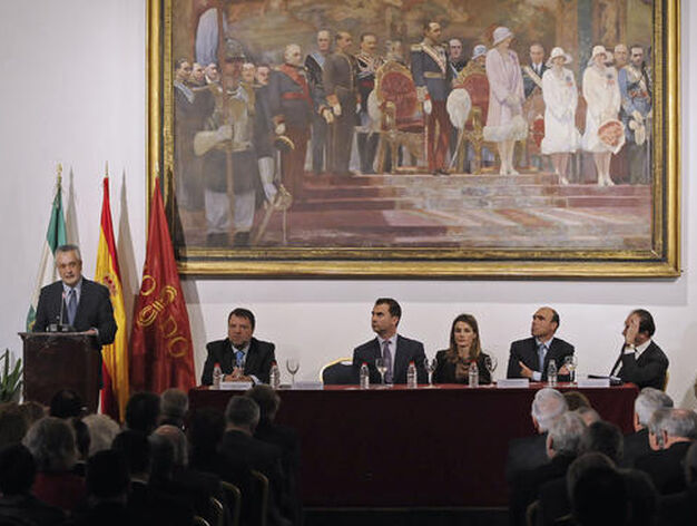 Jos&eacute; Antonio Gri&ntilde;&aacute;n, presidente de la Junta de Andaluc&iacute;a, ejerce su turno de palabra.

Foto: Juan Carlos V&aacute;zquez