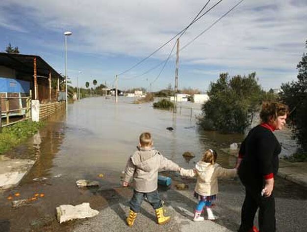 Efectos del temporal en Jerez de la Frontera

Foto: Paco Peri&ntilde;an / Aguilar / Borja Benjumeda / Pascual/ JC Toro / EfeEfe