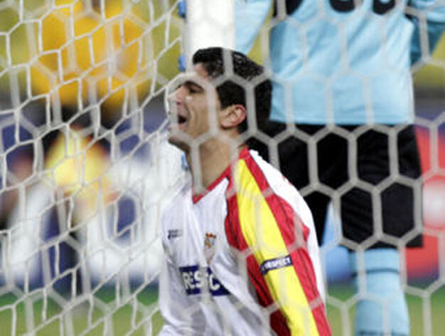 Renato se lamenta dentro de la porter&iacute;a del CSKA.

Foto: Antonio Pizarro