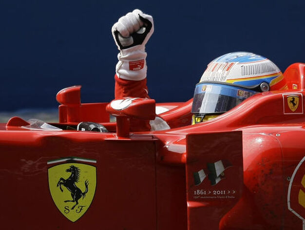Fernando Alonso queda segundo en un Gran Premio dominado de principio a fin por el piloto de Red Bull Mark Webber. / Reuters