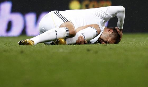 El Real Madrid cumple y golea en su estadio al Athletic. / Reuters
