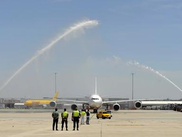 Los campeones del mundo llegan al aeropuerto de Barajas. / AFP