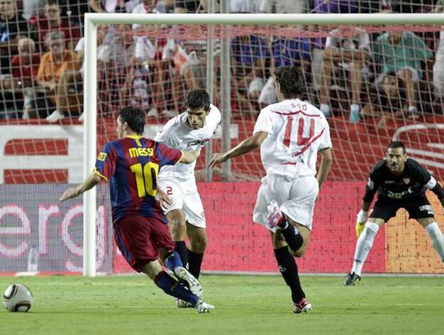 El Sevilla vence 3-1 al Barcelona en el partido de ida de la Supercopa de Espa&ntilde;a.

Foto: Antonio Pizarro &middot; Agencias