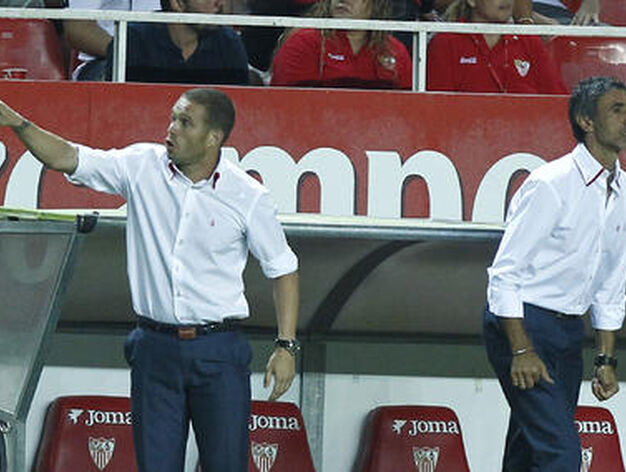 El Sevilla no puede superar al Deportivo de la Couru&ntilde;a en el S&aacute;nchez Pizju&aacute;n. / Antonio Pizarro