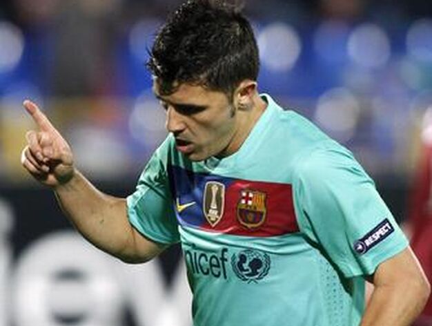 Villa celebra el empate del Barcelona, marcado de penalti. / Reuters