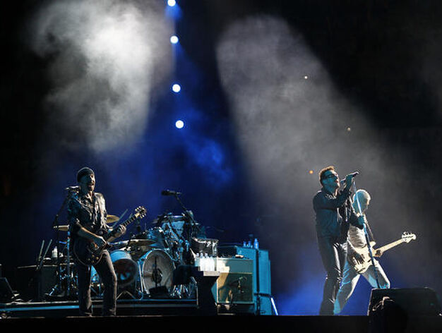 U2, al completo, durante el concierto

Foto: Pizarro