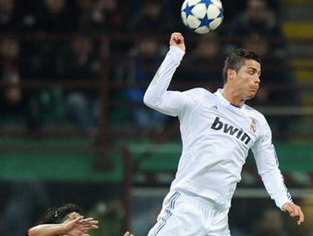 El buen juego del Madrid resiste a Inzaghi y al arbitraje de Webb

Foto: EFE
