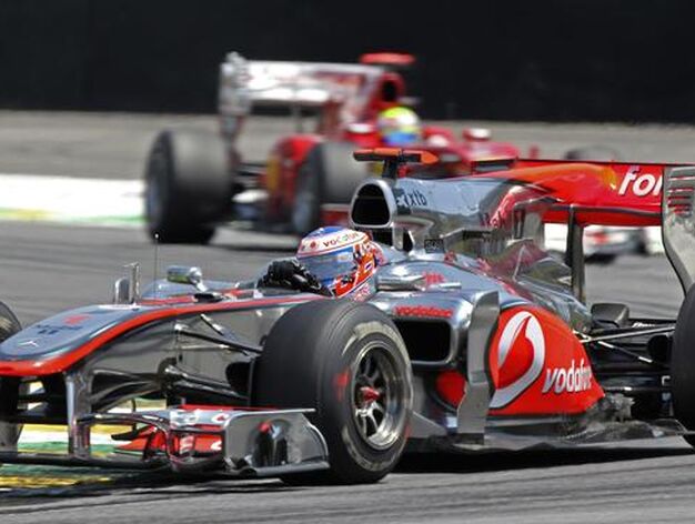 Vettel gana en Interlagos por delante de Webber y Alonso. / Reuters