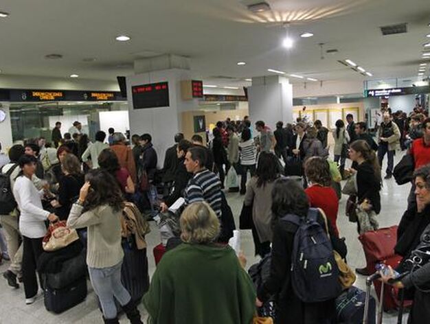 El corte del AVE (durante tres horas) afect&oacute; a unos 5.200 pasajeros.

Foto: Antonio Pizarro