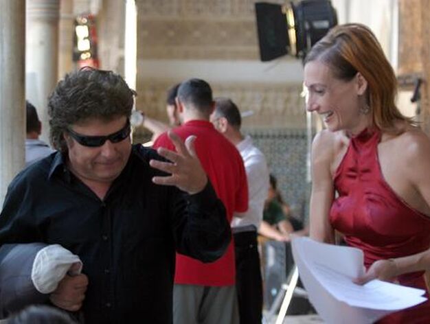Con Ute Lemper durante el rodaje de 'Morente sue&ntilde;a la Alhambra', en 2004. / Mar&iacute;a de la Cruz