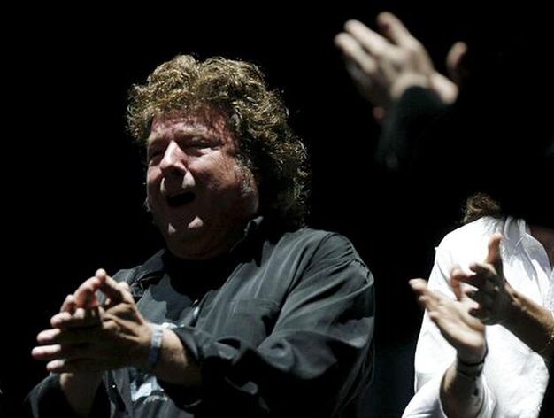 Durante su actuaci&oacute;n en el Festival Internacional de Benic&agrave;ssim en 2008. / EFE