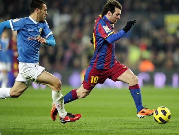 El Almer&iacute;a pierde 5-0 en el Camp Nou ante el Barcelona y queda virtualmente fuera de la final de la Copa del Rey. / AFP