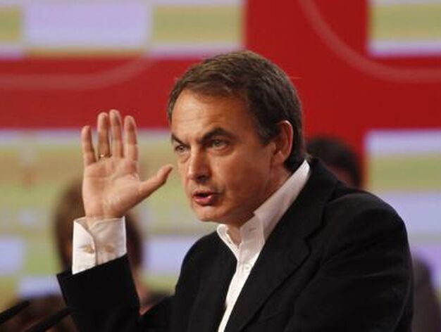 Zapatero, durante su discurso. / Antonio Pizarro