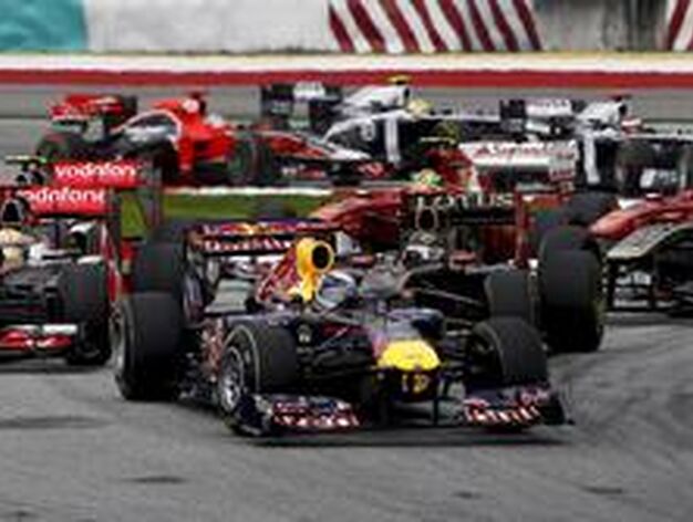 Vettel reafirma su dominio tras vencer tambi&eacute;n en el segundo Gran Premio de la temporada. / EFE