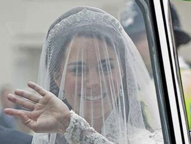 Kate saluda a los ciudadanos. 

Foto: Reuters