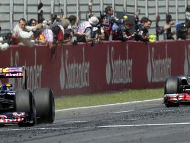 Llegada a meta de Vettel.

Foto: EFE