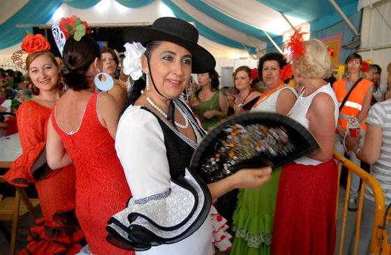 Durante el d&iacute;a de la mujer fueron muchas las que acudieron vestidas del flamenca a la feria

Foto: Paco P./Sonia Ramos