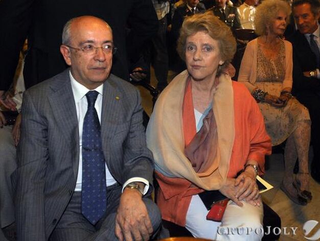 Los ex alcaldes Manuel del Valle y Soledad Becerril.

Foto: Antonio Pizarro - Manuel G&oacute;mez