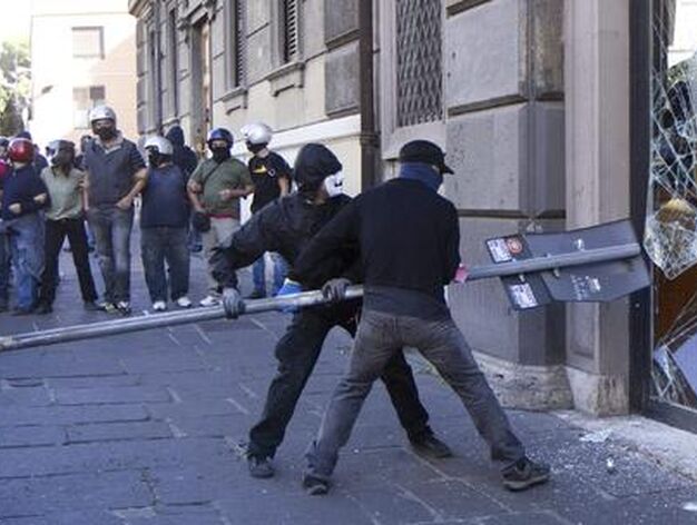 Disturbios en la manifestaci&oacute;n de Roma

Foto: EFE