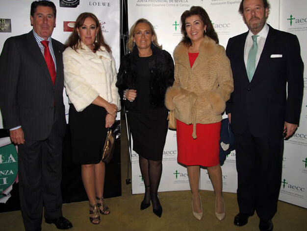 Miguel Gallego, Rosa Garc&iacute;a Alonso, Mercedes Gallardo, Lali Murillo y Pablo Beca.

Foto: Victoria Ram&iacute;rez