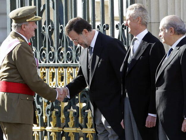El Rey saluda a Mariano Rajoy

Foto: EFE