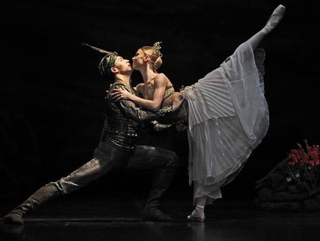 El Ballet de la &Oacute;pera de Varsovia representa 'La Bayad&egrave;re' en el Teatro de la Maestranza, una obra sobre la supervivencia del amor tras la muerte.

Foto: Antonio Pizarro