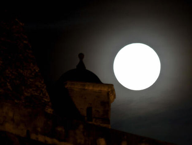 La luna, radiante en Cartagena, Colombia./ Ricardo Maldonado/ Efe
