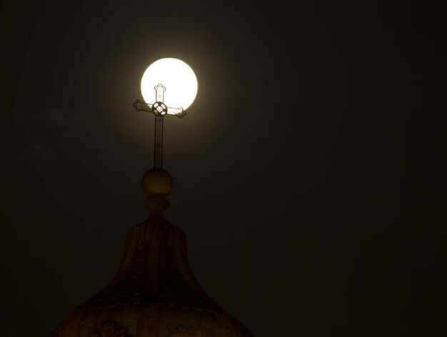 La 'superluna' en Ciudad de Guatemala./ Efe