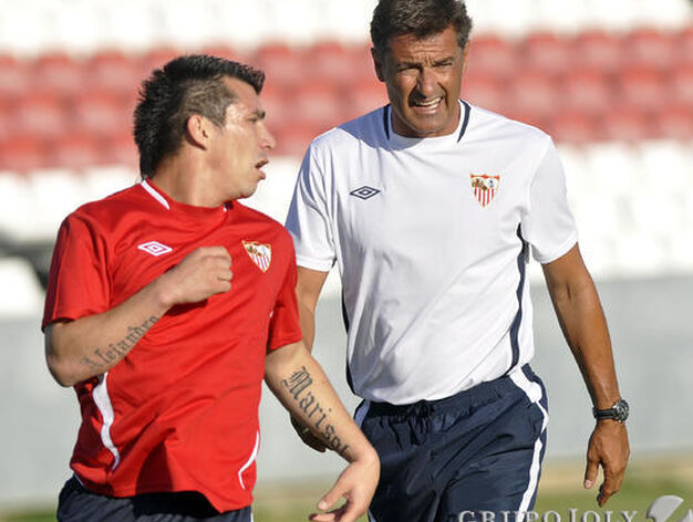 Primer entrenamiento del Sevilla de cara a la pr&oacute;xima temporada.

Foto: Manuel Gomez