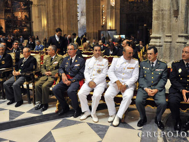 El cuerpo militar dentro de la catedral. 

Foto: Juan Carlos V&aacute;zquez