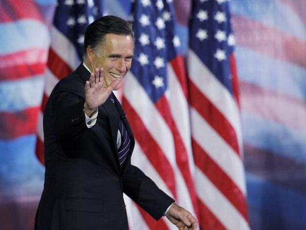Romney saluda a sus simpatizantes tras reconocer la derrota.

Foto: Reuters