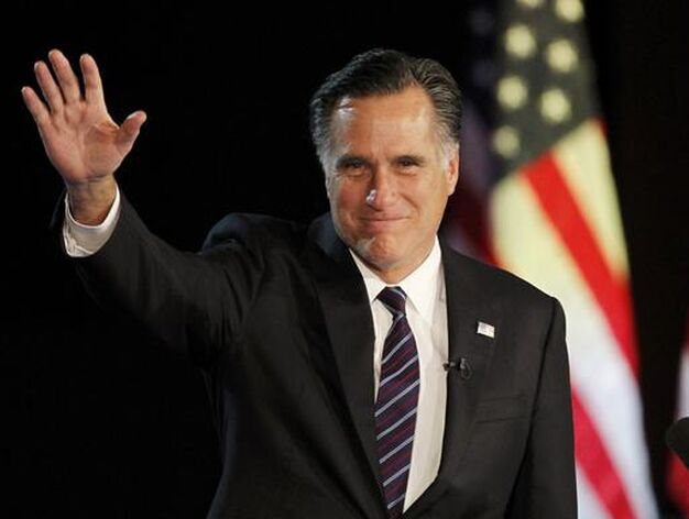 Romney saluda a sus simpatizantes tras reconocer la derrota.

Foto: Reuters