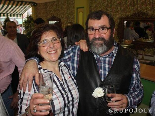 Carmen Prieto junto a Juan Vald&eacute;s, del restaurante La Castiller&iacute;a.