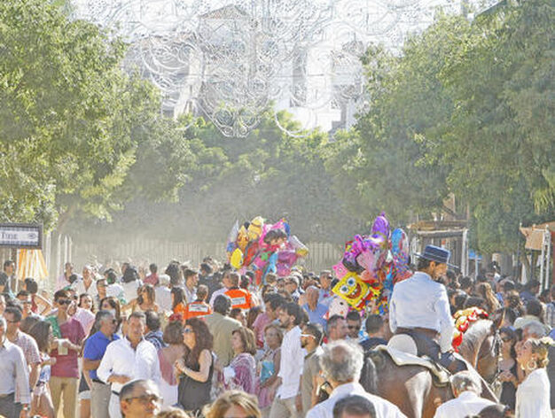 La Feria vivi&oacute; ayer viernes uno de sus d&iacute;as grandes, como se ve en la imagen.

Foto: Pascual