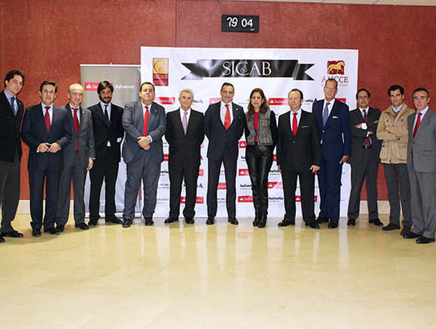 Miembros de la Direcci&oacute;n Territorial del Santander en Andaluc&iacute;a.

Foto: Victoria Ram&iacute;rez