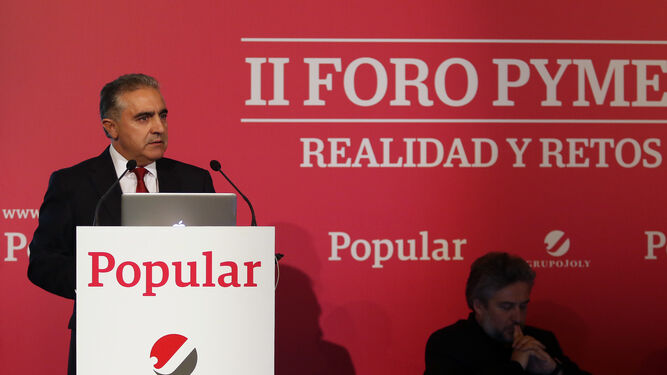 El director territorial del Banco Popular en Andalucía, Luis Marín, durante su intervención.